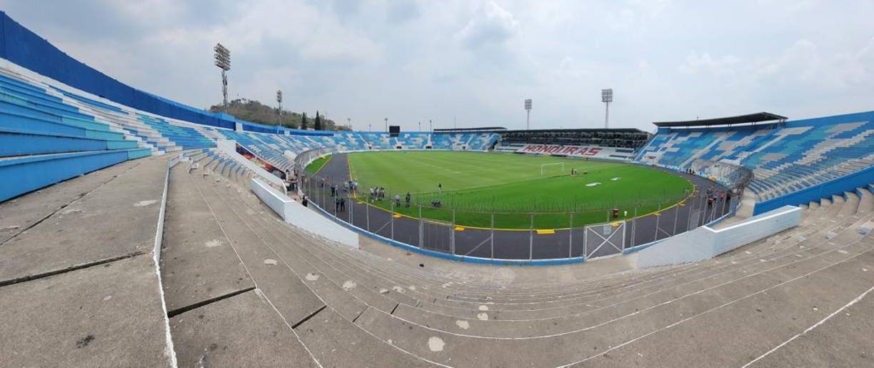 Y agregó: “En los últimos tres o cuatro días nos hemos dedicado a repellar, pulir todos esos detalles para que lo gente lo vea bien. Con respecto a la pista de atletismo está en perfecto estado”.