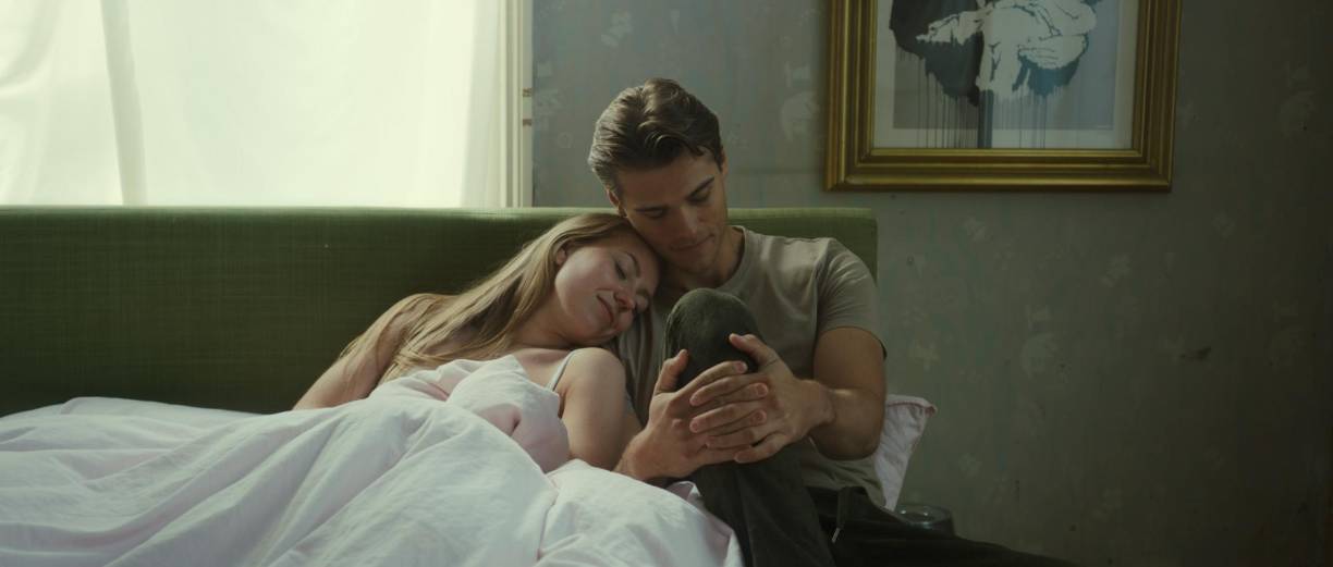 La cinta tiene una duración de 79 minutos, en los cuales se desarrollará la espeluznante historia. Vale recalcar que la película clasificada R puede incluir temas de adultos, actividad de adultos, lenguaje agresivo, intensa o persistente violencia, desnudez de orientación sexual, abuso de drogas u otros elementos, por lo tanto, es solo recomendada para adultos. 