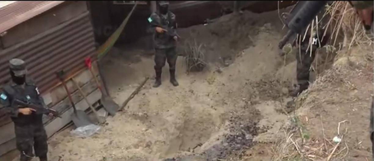 El cementerio clandestino ha sido localizado en la parte alta de la colonia Luis García Bustamante del sector Lomas del Carmen.