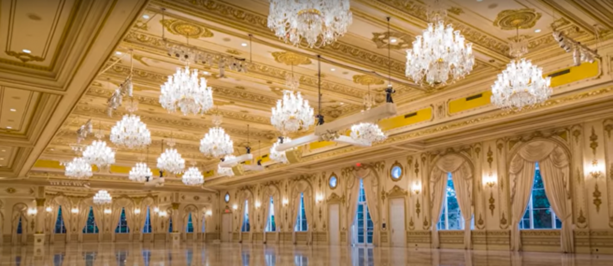 Mar-a-Lago es el único club privado en todo el mundo en obtener el prestigioso premio Diamante de 6 estrellas de la Academia Estadounidense de Ciencias de la Hospitalidad,