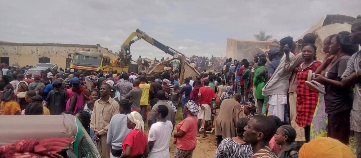 En noviembre de 2021, al menos 45 personas murieron en el derrumbe de un edificio de 21 pisos en construcción a las afueras de Lagos, mayor ciudad de Nigeria y capital económica del país.