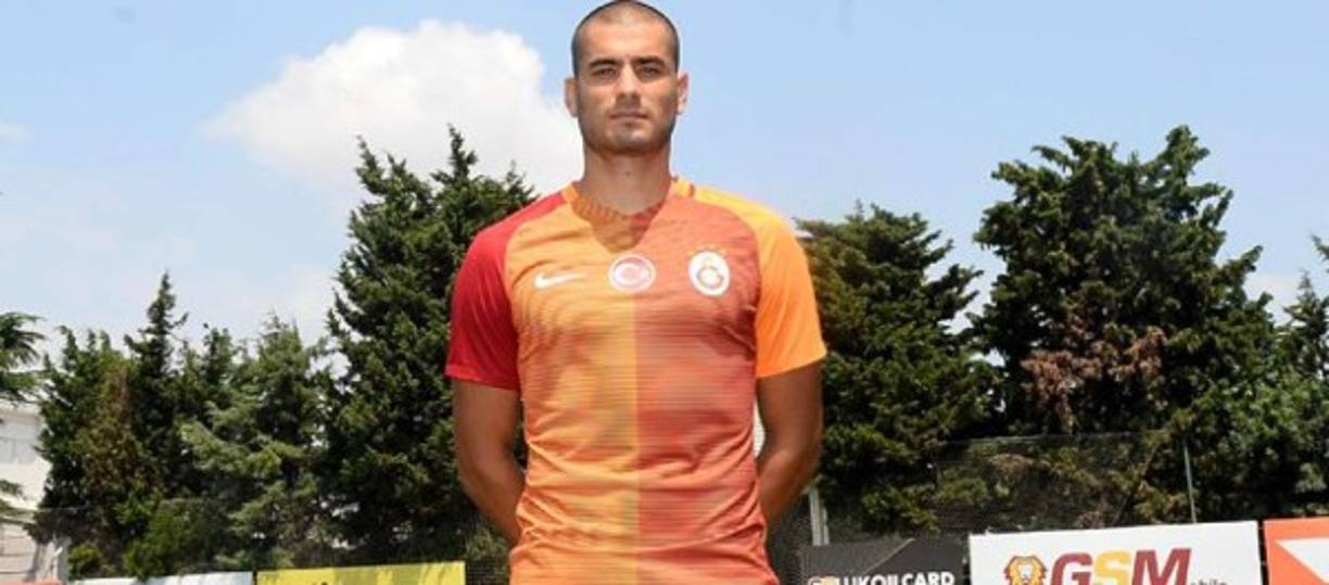 El delantero Eren Derdiyok (28 años) firma con el Galatasaray turco hasta 2019. El futbolista seguirá, por tanto, en la misma liga, ya que su anterior club fue el Kasimpasa, donde jugó las dos últimas temporadas.