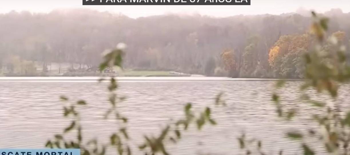 Ahí dentro, dos niños que como él no sabían nadar, habían resbalado por accidente. El hondureño maniobró como pudo para sacar a los pequeños; sin embargo, él no pudo salir y murió ahogado.