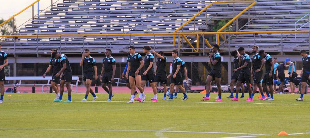 Reinaldo Rueda debuta de manera oficial tras regresar a los banquillos con la Selección de Honduras y para el gran duelo estos serían los elegidos para enfrentar a Jamaica. 