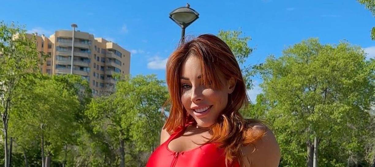 A pesar de la gran cantidad de creadoras de contenido en la plataforma, la española Yaela Vonk se ha vuelto muy popular tras confesar que su familia ha podido abrir un negocio en el que todos trabajan gracias a su éxito en la plataforma.