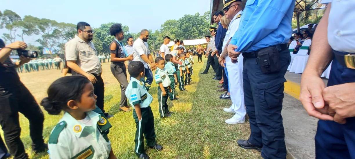 En declaraciones a LA PRENSA, el secretario de Defensa, José Zelaya, se mostró complacido por la invitación a dicho evento. “Es muy emocionante que la juventud hondureña está en buenas manos y, sobre todo, con buena conducta y disciplina y amor a la patria”, destacó el funcionario. 