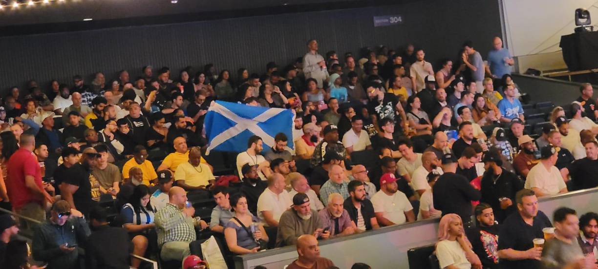 Josh Taylor también ha recibido el apoyo de sus fans.