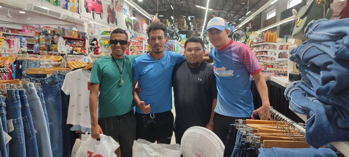 Eduardo Morales, Jonathan Miller, Gerson López y otros 23 amigos (de Facebook) empezaron a financiar la rehabilitación de Dísel.