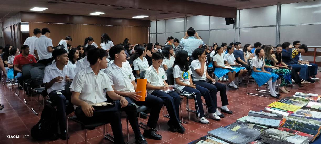 La participación y el apoyo de la Red de Bibliotecas Públicas y la Dirección del Libro y el Documento fueron clave para el éxito del recital, fomentando una red de colaboración entre instituciones que buscan incentivar el desarrollo cultural de los estudiantes de la región.