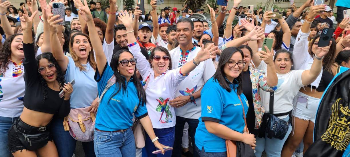 La banda de guerra del JTR, esv considerada una de las mejores bandas de Centroamérica, se ha presentado en Estados Unidos, Guatemala, Costa Rica y Nicaragua.