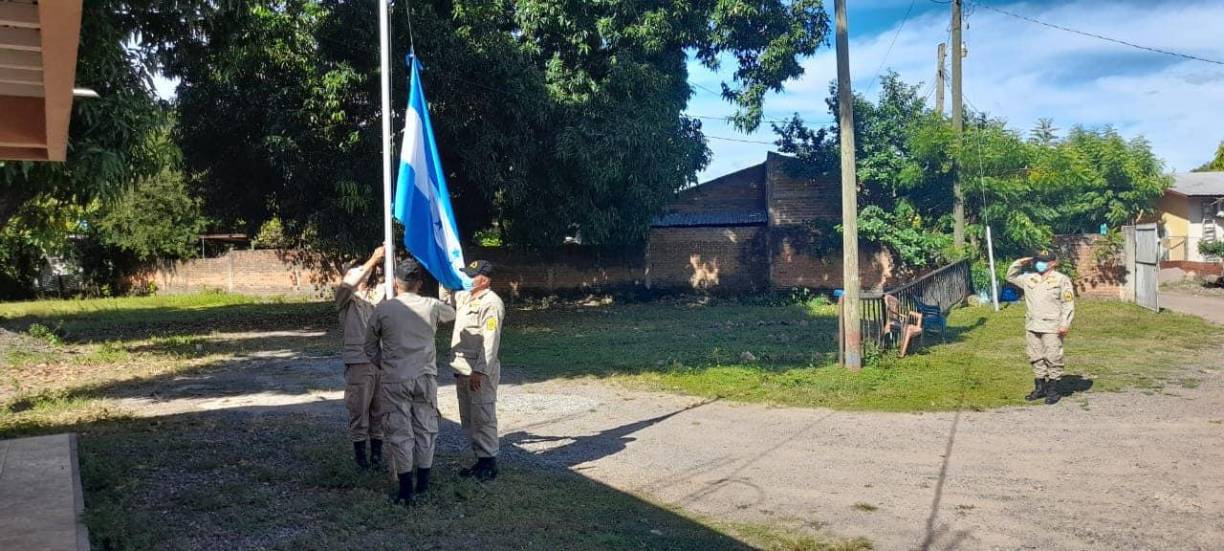 La Policía Nacional encontró unos ocho casquillos de bala en la escena del crimen.