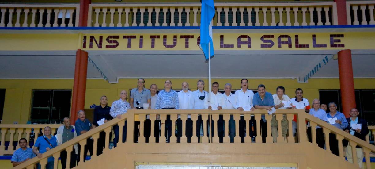 Los egresados de la promoción 1972 compartieron gratos momentos en la institución