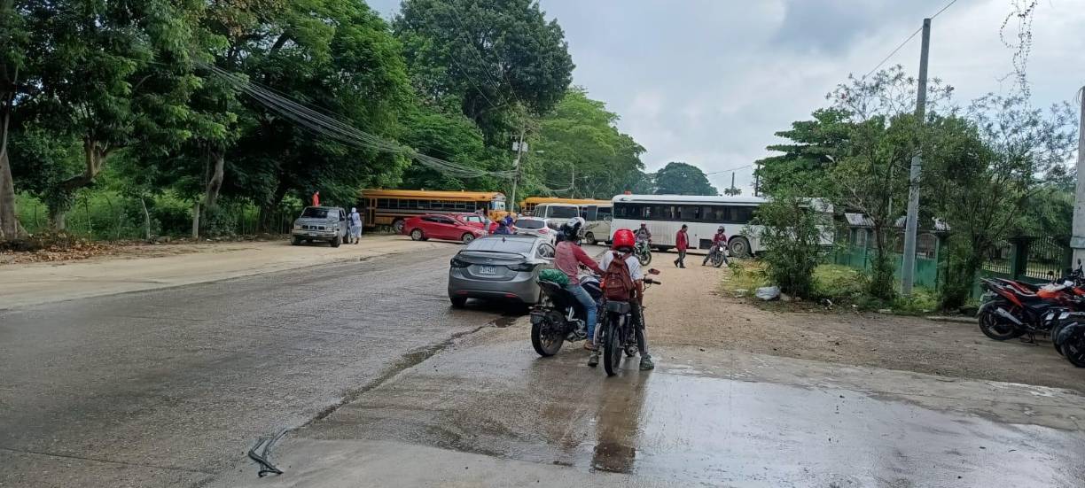 Transportistas no tienen claro si se trata de una banda local, pero lamentan que muchos usuarios e incluso compañeros hayan sido agredidos durante los asaltos. 