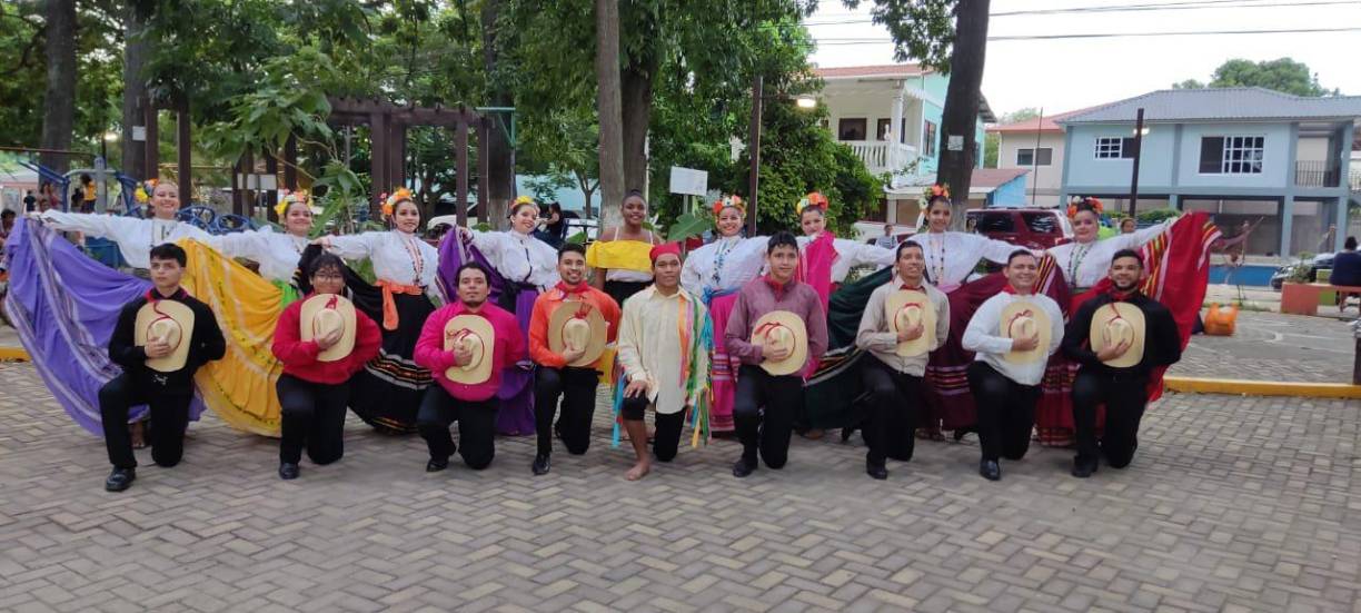 Los jóvenes rescatadores de cultura practican todos los domingos y se preparan en diferentes áreas, no solo danzas folklóricas sino también en el arte y tradiciones tanto de La Lima como de otros departamentos de Honduras.