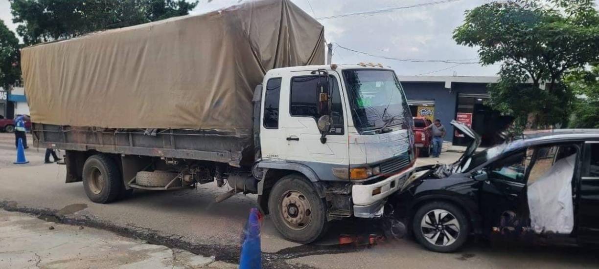 En su camioneta, una Honda CRV, también iba un acompañante. 