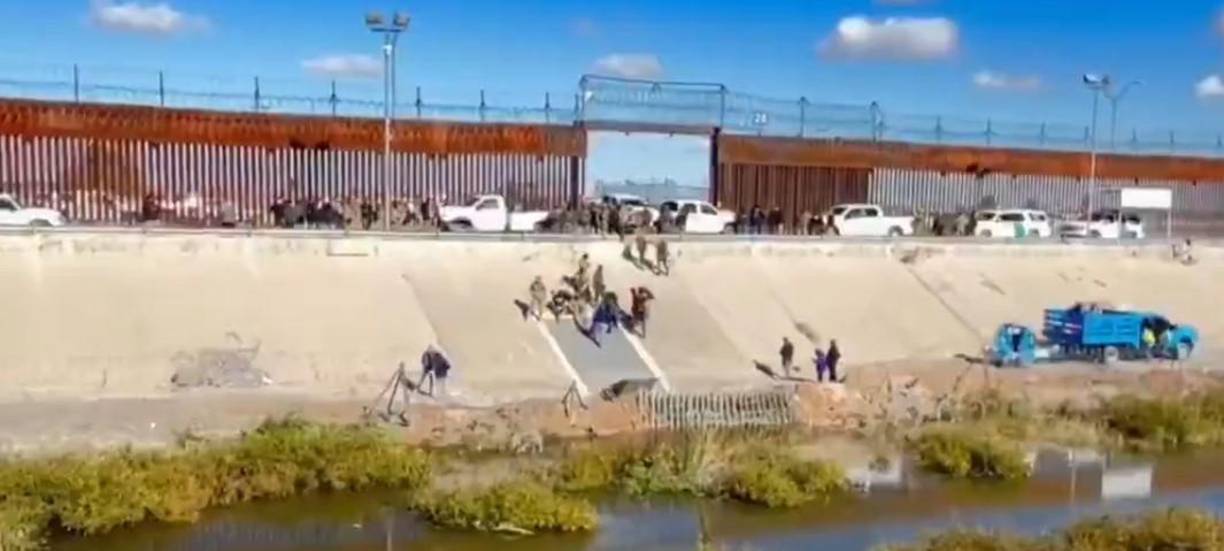 Además de agentes de la Fiscalía de Distrito Zona Norte del estado de Chihuahua, Ejército mexicano y Guardia Nacional.El pasaje presuntamente era utilizado para el cruce de migrantes y contrabando de drogas, aunque, tras el hallazgo, la investigación seguirá en curso.