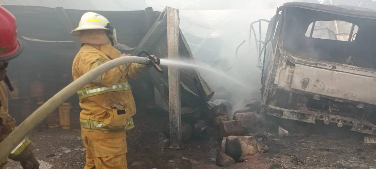 ¡Imágenes de película! Explosión de gas en La Ceiba