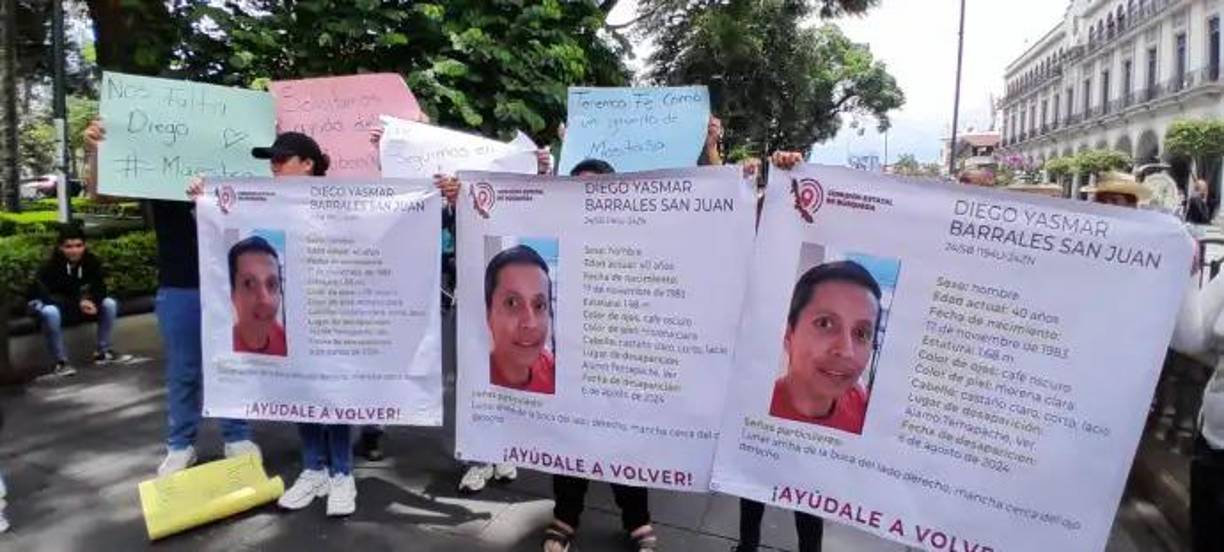 En redes sociales, el Telebachillerato de Veracruz confirmó la muerte del docente a través de un mensaje de condolencias dirigido a sus familiares y amigos. 