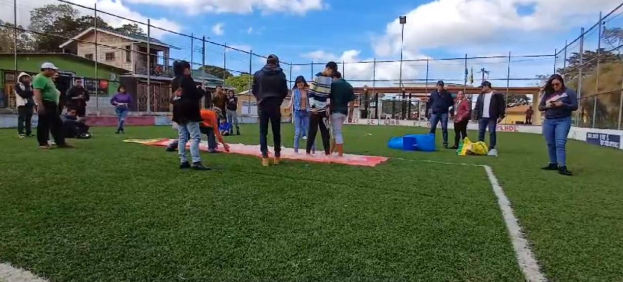 Para las actividades de cierre se tiene previsto realizar concursos como caminar sobre hielo, comer paletas heladas, baños con agua fría y para la diversión se realizarán conciertos y fogatas.