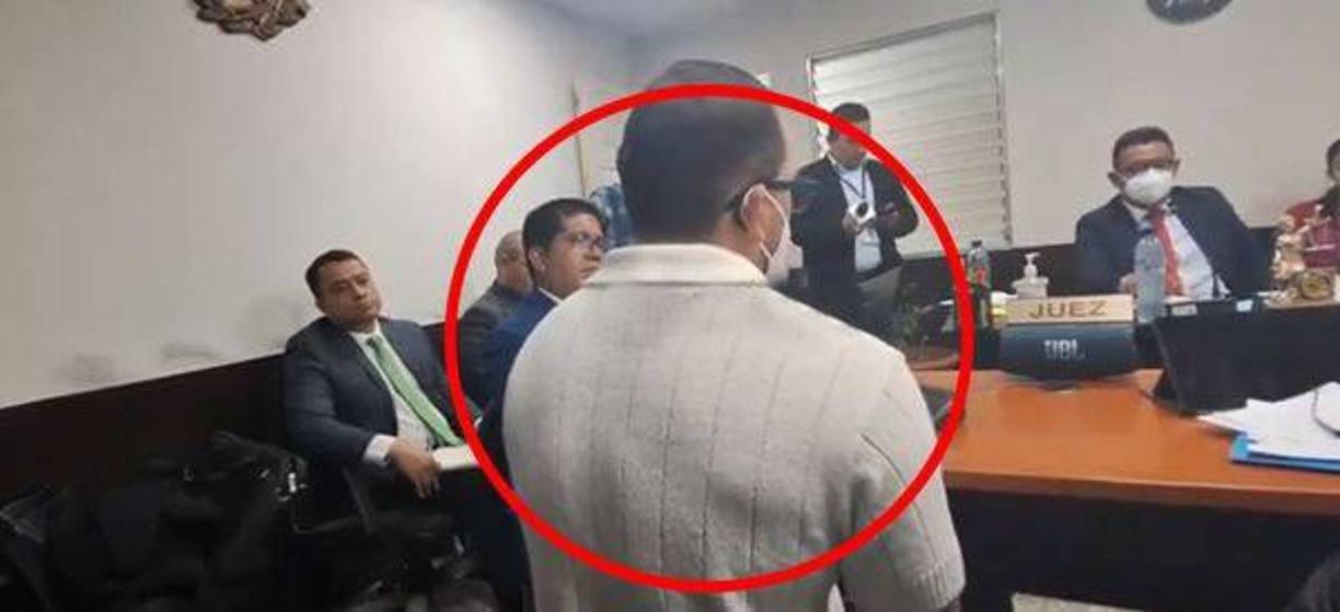 En principio, según Luis Castro, Kevin Malouf pretendía introducir el cadáver de Roque en una maleta, pero para eso era necesario fracturarle las piernas y brazos, algo a lo que, según su testimonio, se negó y le propuso colocarlo en un bote, como finalmente lo hicieron.