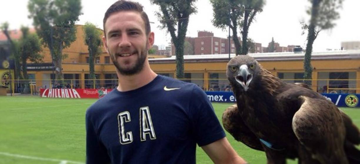 Es uno de los jugadores que más llama la atención de las mexicanas por su buen físico y dominio en la cancha.