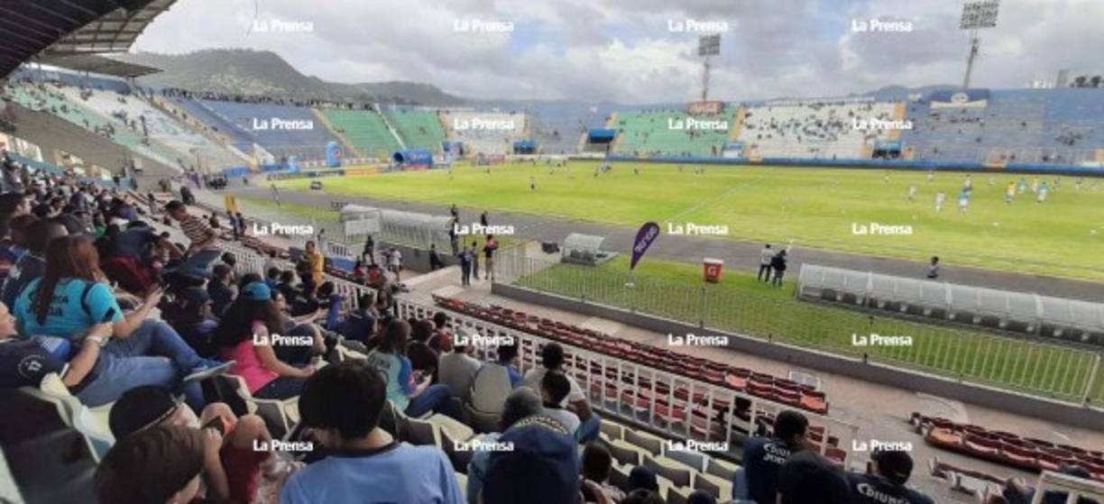 El fútbol volvió al estadio Nacional de Tegucigalpa.