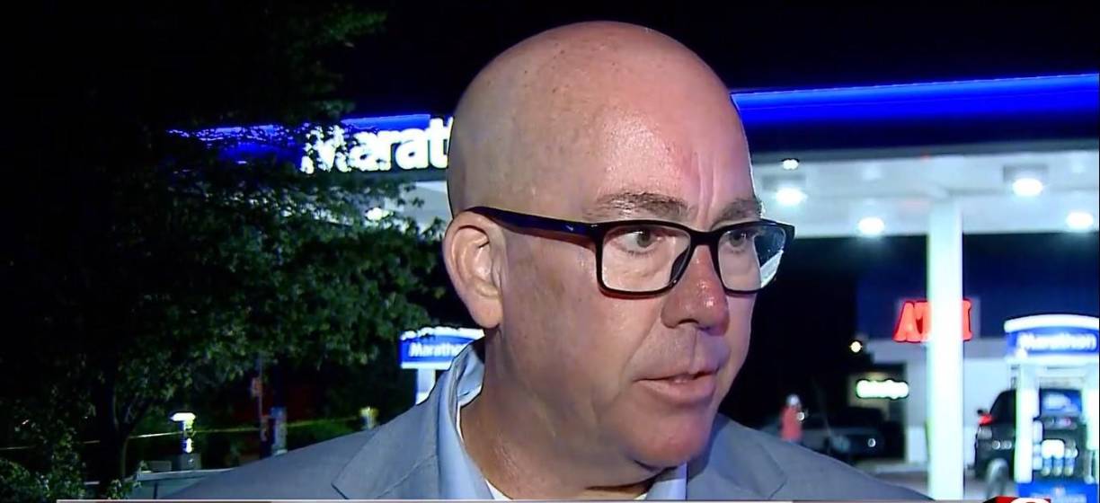 En el caos del tiroteo, mientras los familiares se disparaban entre sí, Daniel Alberto Morales Uribe resultó herido. Según los informes, no estaba armado. Según los informes, Justo Miguel Antúnez Escobar huyó en un Mazda blanco, mientras que Santos Alfaro Escobar y su hermano huyeron en el Focus. Santos Alfaro Escobar le dijo a la policía que él y su hermano se separaron y corrieron después del accidente porque temían que la familia Atúnez los estuviera persiguiendo. Los documentos revelan que la policía terminó rastreando a Justo Miguel Antúnez Escobar rastreando su Mazda blanco hasta un departamento. La policía encontró varias armas en su apartamento, incluidas pistolas y una escopeta.