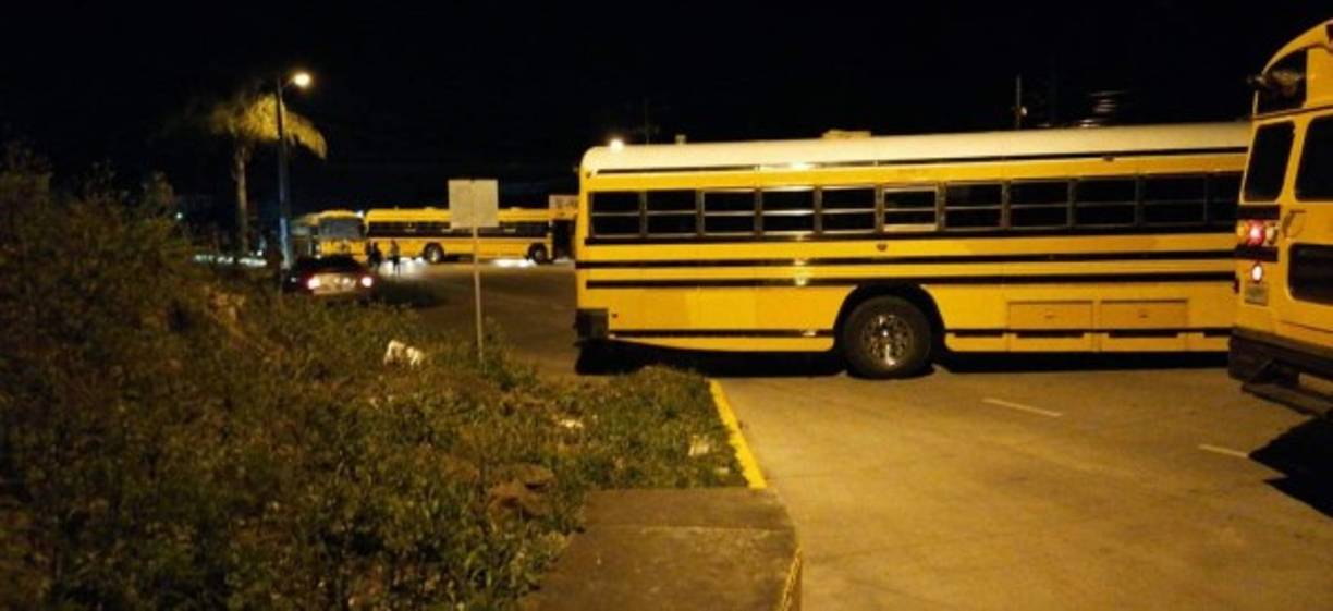 Mientras se mantienen en negociaciones en busca de las respuestas deseadas, los transportistas detallaron que las entradas y salidas del centro, sur y occidente del país continuarán tomadas.