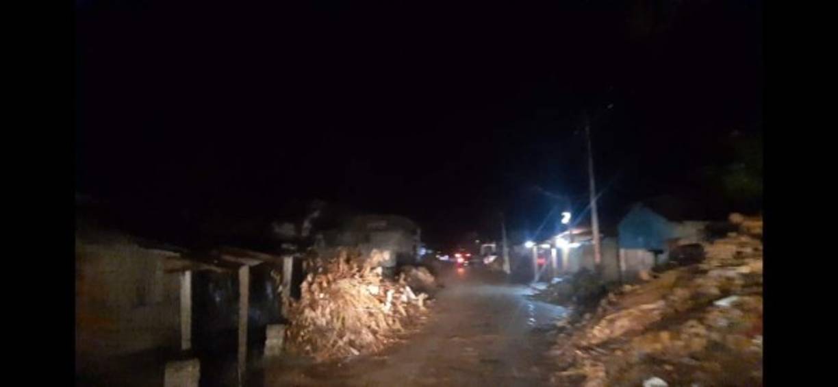 Iota ingresó cerca de Haulover, donde habitan unas 350 familias con 1.750 personas, en su mayoría indígenas de origen miskito, una comunidad dedicada a la pesca artesanal y al turismo, y que fueron evacuados en su totalidad y en donde aún no se tiene ningún informe de los daños.<br/>