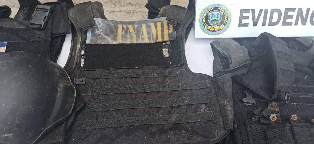 Los investigadores han dado a conocer que todos estos elementos eran utilizados por las estructuras de sicariato y extorsión de la Pandilla 18 para cometer diferentes hechos violentos en la ciudad, por lo que se investiga la relación de esta indumentaria en varios sucesos registrados en días recientes entre ellos algunos homicidios.