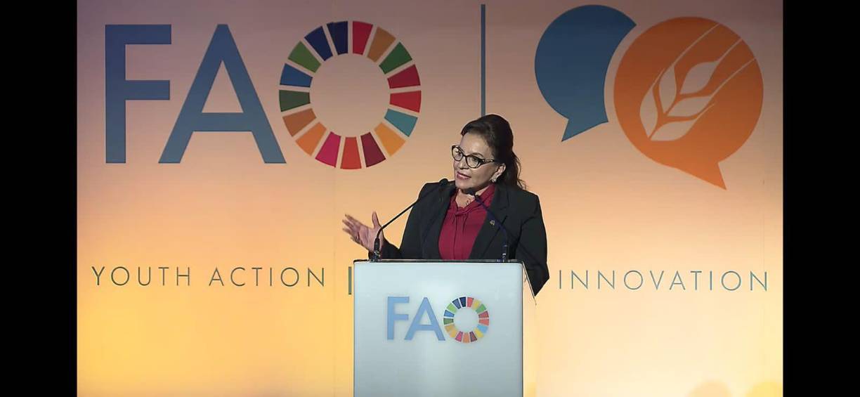 La presidenta hondureña, Xiomara Castro, disertó este lunes en el II Foro Mundial de la Alimentación, el cual desarrolla la Organización de las Naciones Unidas para la Alimentación y la Agricultura (FAO) en Italia. Esta fueron las frases de la mandataria durante su discurso. 