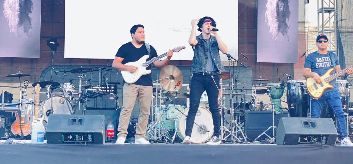 LEY SECAEste sábado 20 de mayo en Cervecería Perla Negra puede disfrutar de un tributo a Bruno Mars. El grupo asegura que habrá un show lleno de energía, sentimiento y mucha emoción en compañía de invitados especiales como Julio Aragón y Kimberly Rowe. 