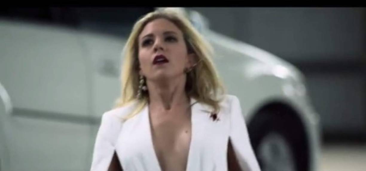 Y lo más doloroso para los fans de la superserie: El Cabo asesina también a Mónica Robles luego de haber matado a Ramón, el inseparable hombre de Robles.