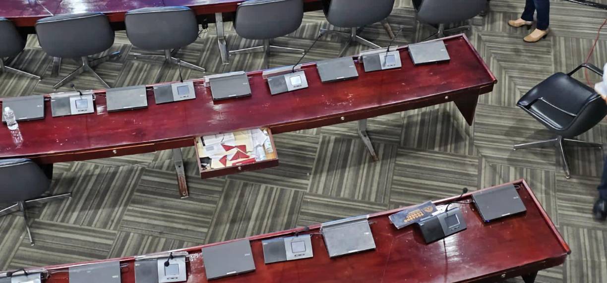  En respuesta, se tomaron medidas de seguridad, incluyendo la colocación de cintas amarillas de "no pasar", y se inició un proceso de peritaje por parte de los investigadores.