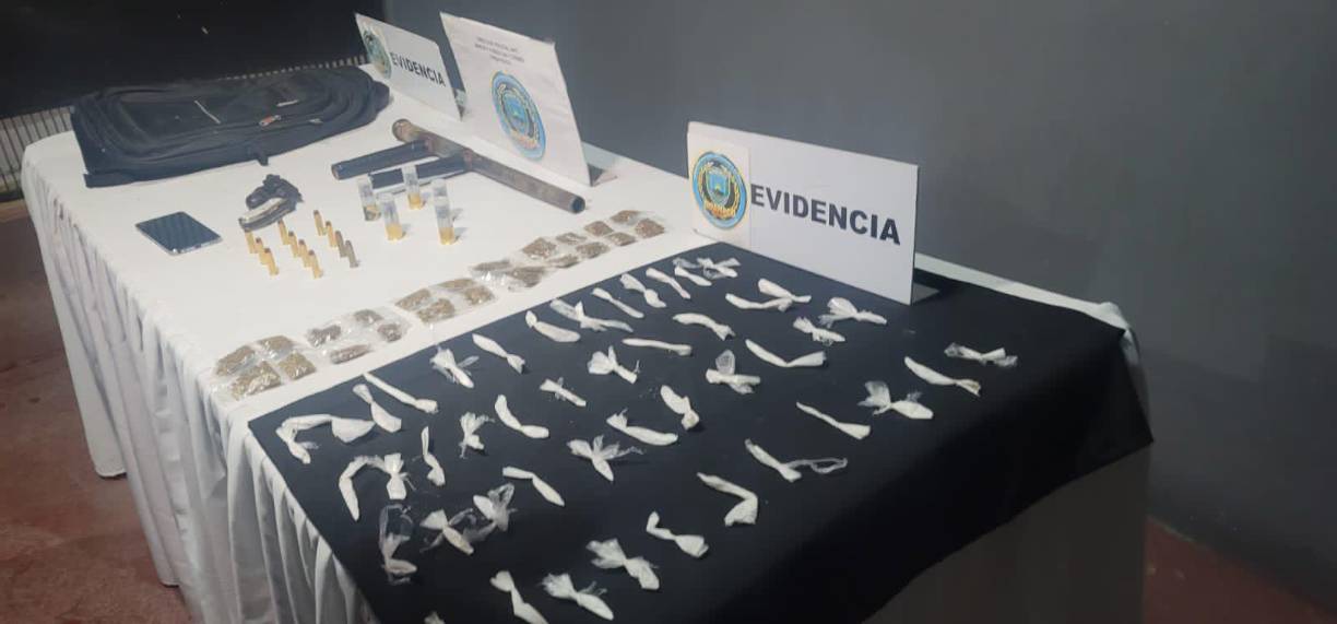 Se trata de Johan Sebastián Alvarado Madrid, alias “El Parce”, quien tiene aproximadamente dos años de ser miembro de la banda delictiva M1, fungiendo como gatillero. 