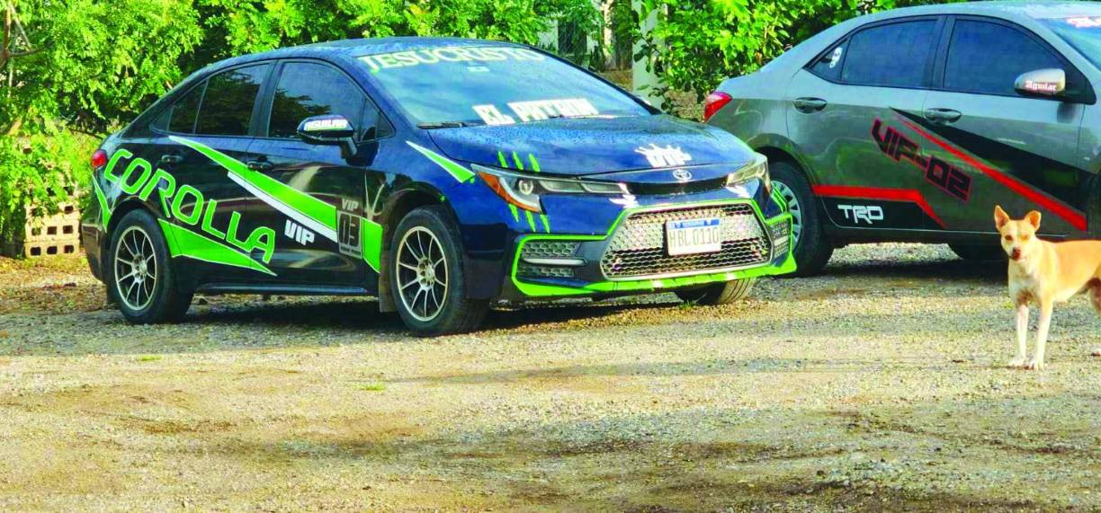 Tuneados y con su alias: Excéntricos autos de alcalde ‘El Patrón’