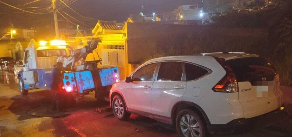 Este es el vehículo en el que se transportaba uno de los investigados. Se trata de una camioneta marca Honda, con placa HAG 4124, según material de video forense, fue usada para el traslado de los sicarios al momento de ejecutar un asesinato.