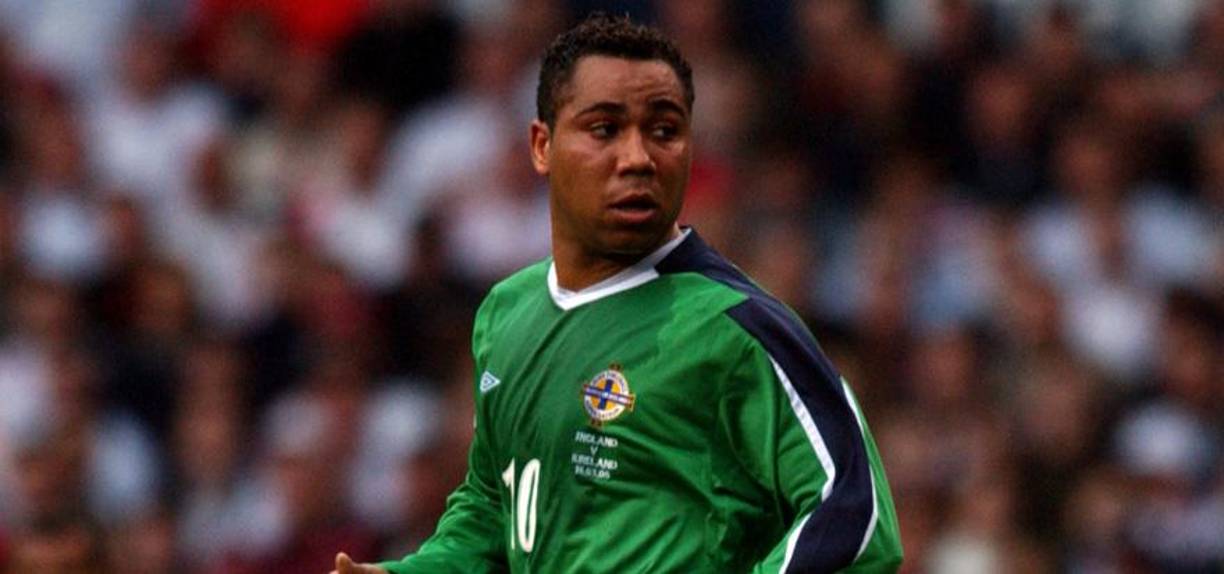 “Tengo una gran pasión por la terapia de adicciones como el alcohol, las drogas, el juego, el sexo, los juegos y las adicciones al juego, ya que yo mismo soy un adicto en recuperación”, confesó al medio antes mencionado.