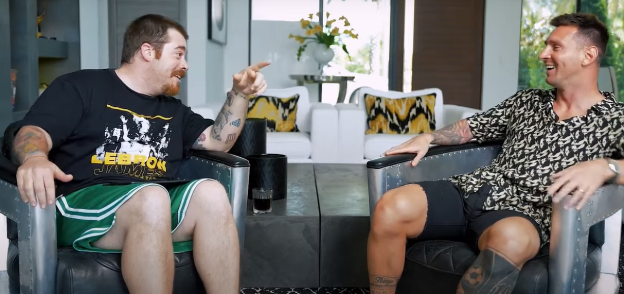 “No tengo la medalla (de campeón del mundo) acá, la tengo en Barcelona, está bien guardadita. Tengo mi museo, las cosas que conseguí en Barcelona. Botines, pelotas, trofeos, medallas, Balones de Oro...”, fue otra de las confesiones de Messi.