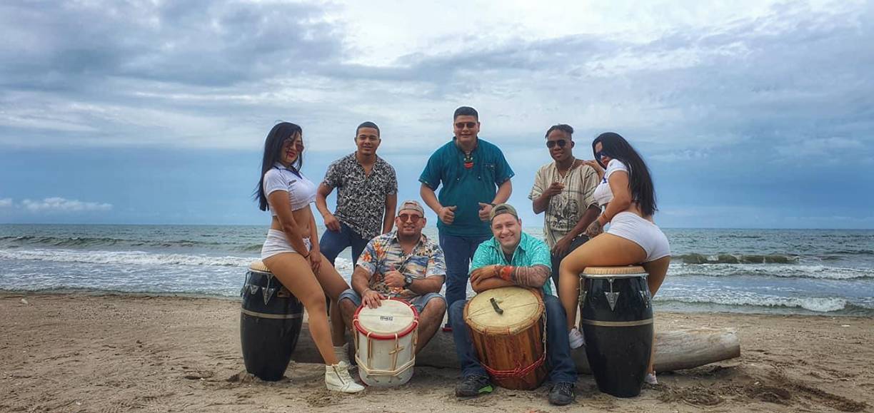 Los Silver StarEl grupo llega el domingo desde las 3:00 pm en Soccer Sport Bar frente a canchas Rancho Tara.