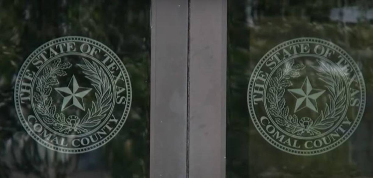 En medio del incidente reportado en mayo del año pasado, los agentes apagaron sus cámaras corporales y tampoco informaron del destrozo en la patrulla.