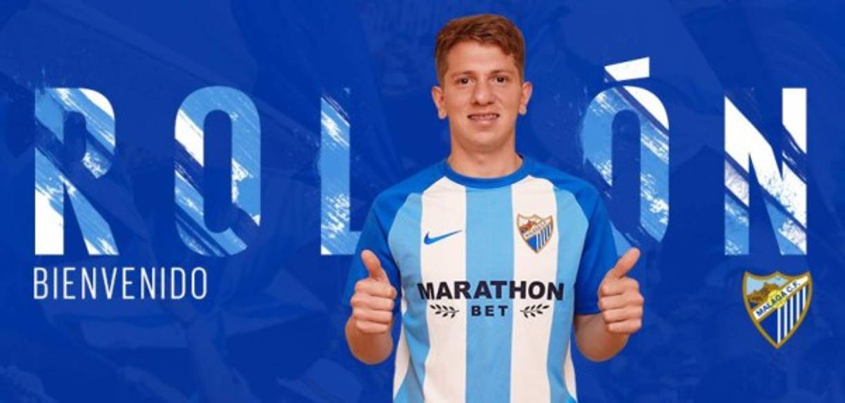 El mediocentro argentino Estebán Rolón ya posa con la camiseta del Málaga. El jugador llega de Argentinos Juniors.