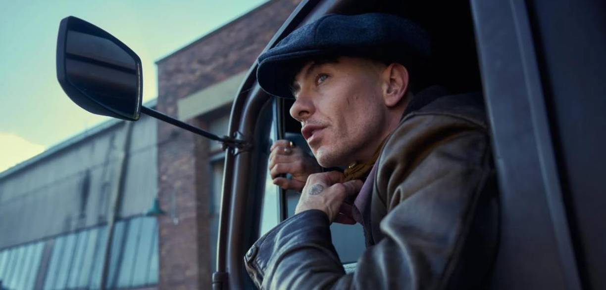 Barry Keoghan es un actor irlandés. Ha recibido varios elogios, incluido un premio BAFTA, y ha sido nominado a un premio Óscar y dos premios Globo de Oro. Keoghan comenzó a actuar en 2011 y obtuvo reconocimiento en 2017 por sus papeles en “Dunkerque” y “The Killing of a Sacred Deer”. 