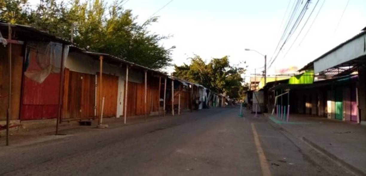 El toque de queda absoluto en las cuatro ciudades se mantiene de forma indefinida, por lo que exhortamos a la ciudadanía a cumplir con esta disposición declarada en el marco de la Alerta Roja y la emergencia nacional sanitaria por coronavirus (Covid19) del gobierno de la República.