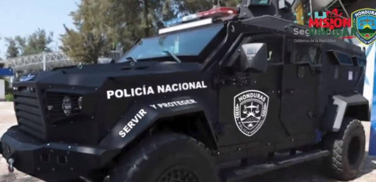 Este tipo de vehículos son denominados “Armadillos policiales” y son utilizados por cuerpos de seguridad para operaciones tácticas. 