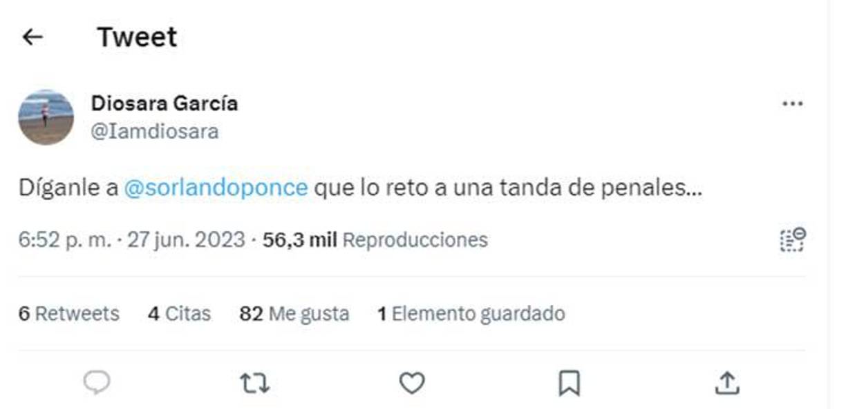 Diosara García es una futbolista hondureña y le lanzó un reto de tanda de penales al periodista Orlando Ponce.