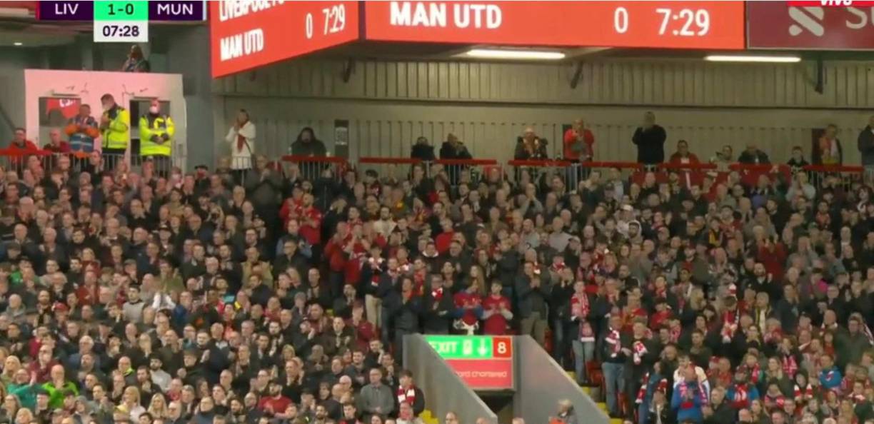 Los fans del Liverpool le dieron un homenaje especial a Cristiano Ronaldo luego que perdió a su hijo.