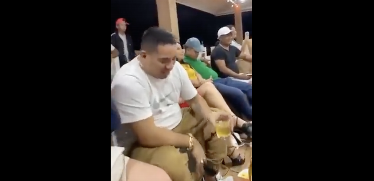 La mañana del 6 de mayo, una mujer se presentó en el Hospital Santa Lucía, en Fredonia. Tenía lesiones causadas por un disparo con arma de fuego. 