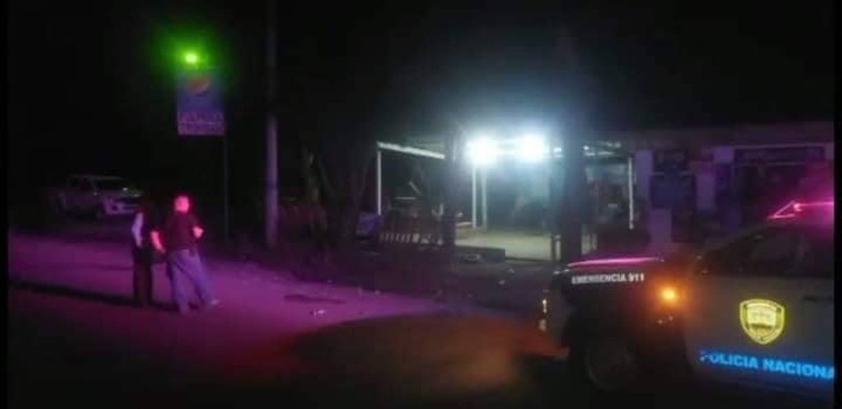 Cuando ambos yacían tiroteados en el suelo, uno de ellos, en un intento por repeler el ataque de los criminales, sacó su arma y asesinó a uno de los sicarios. Los cuerpos de los fallecidos fueron levantados por familiares antes de que la Policía llegara a la zona. 