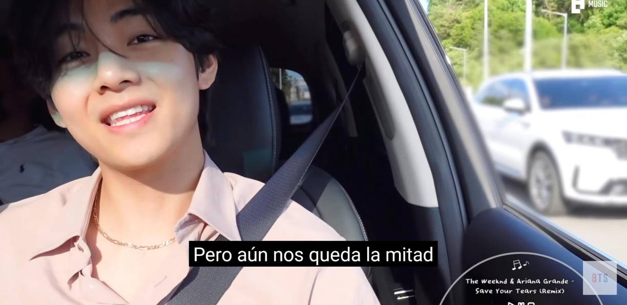 Ya se estrenó el primero vlog con Taehyung, donde por casi una hora se ve al cantante feliz conduciendo en un viaje de paseo con unos amigos, escuchando sus canciones favoritas, pero antes hace una visita obligatoria al dentista porque se rompió un diente accidentalmente.